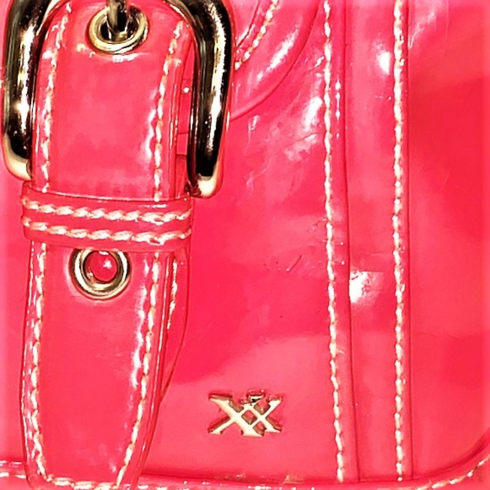 🎖️SOLD🎖️- MAXX NY Patent Leather Hobo Bag - Picture 4 of 12